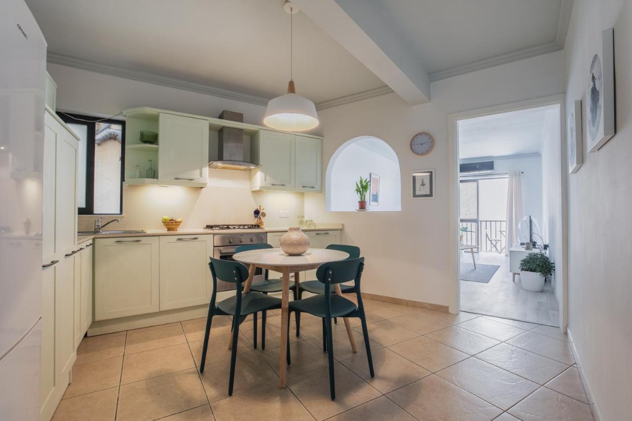 Stylish 3 Bedroom Apartment - St. Julians - 5 Mins From Balluta Bay San Ġiljan Buitenkant foto